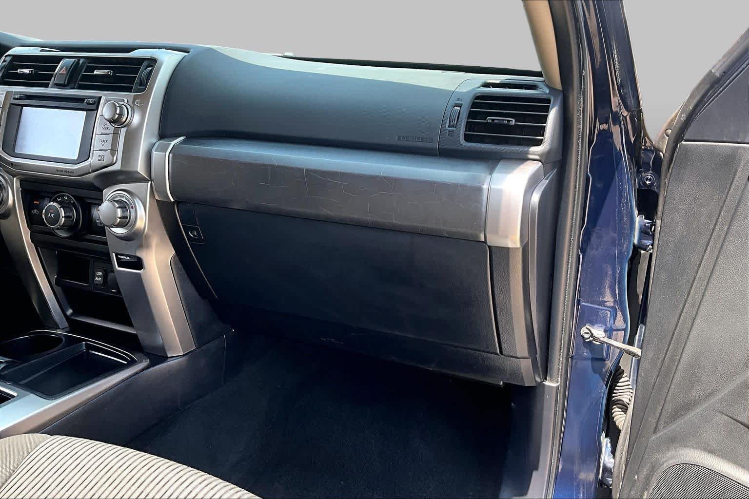 Used 2019 Nautical Blue Metallic Toyota SR5 image 18