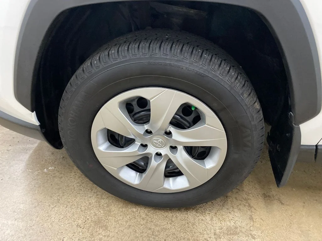 Used 2019 White Toyota LE image 15