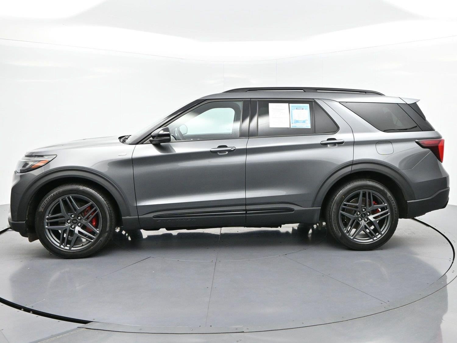 Used 2025 Carbonized Gray Ford ST-Line image 4