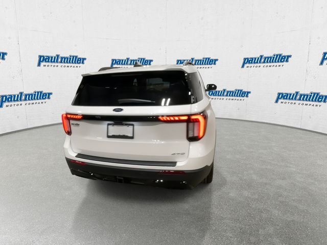 New 2026 Star White Metallic Tri-Coat Ford ST-Line image 10