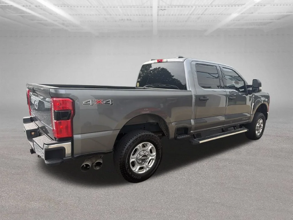 Used 2025 Gray Ford XLT image 5