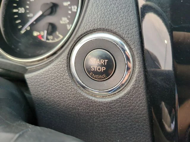 Used 2020 Gray Nissan SL image 27