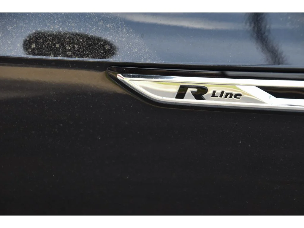 Used 2020 Deep Black Pearl Volkswagen SEL Premium R-Line image 29