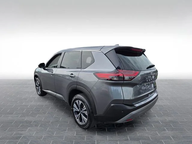 Used 2023 Gray Nissan SV image 5
