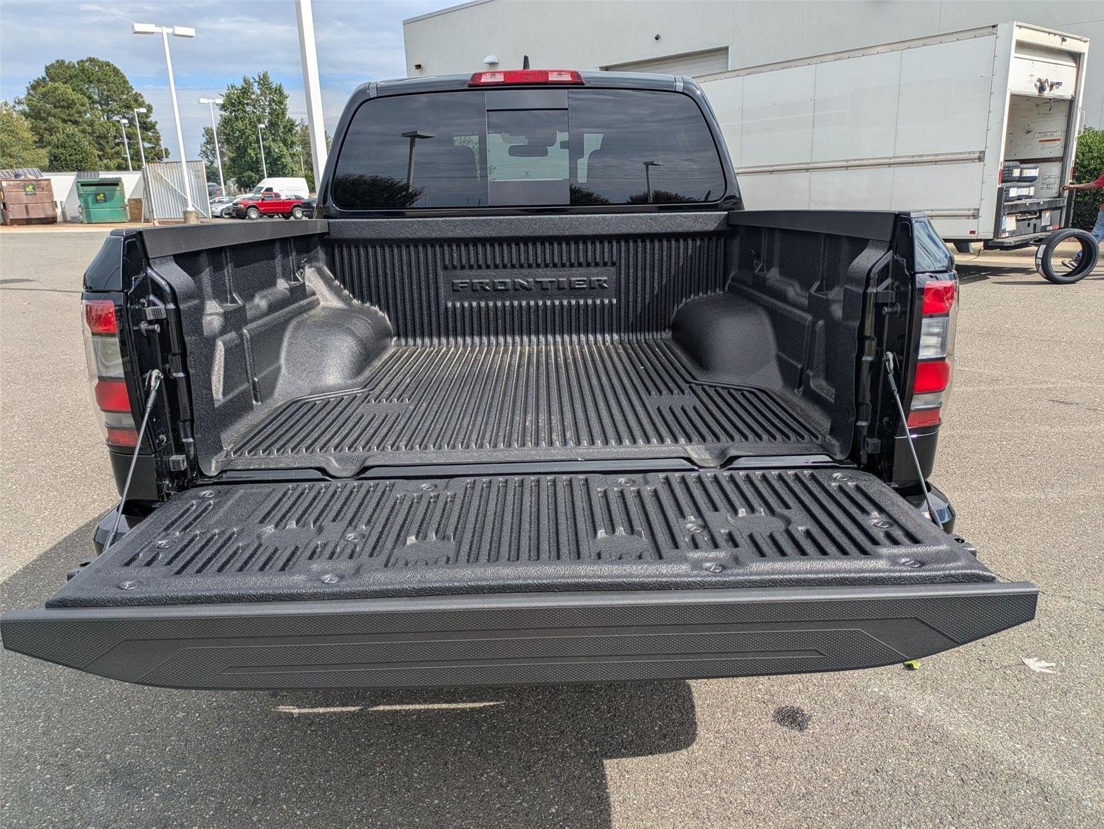 2026 Nissan Frontier SV - Photo 33
