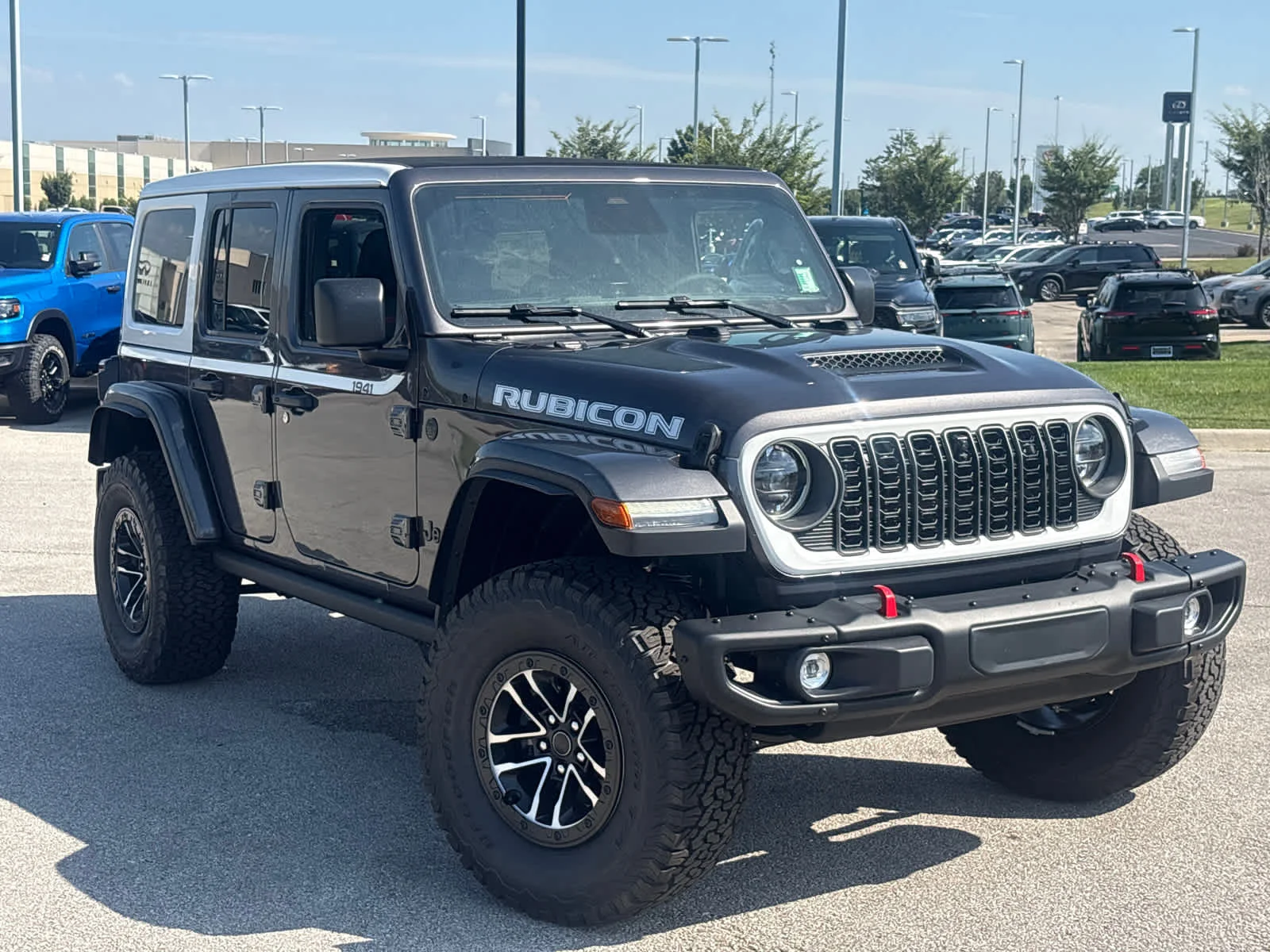 New 2026 Granite Crystal Metallic Clearcoat Jeep Rubicon X image 2