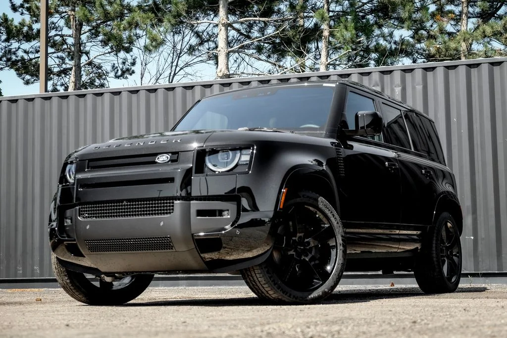 New 2026 Santorini Black Land Rover X-Dynamic SE image 1