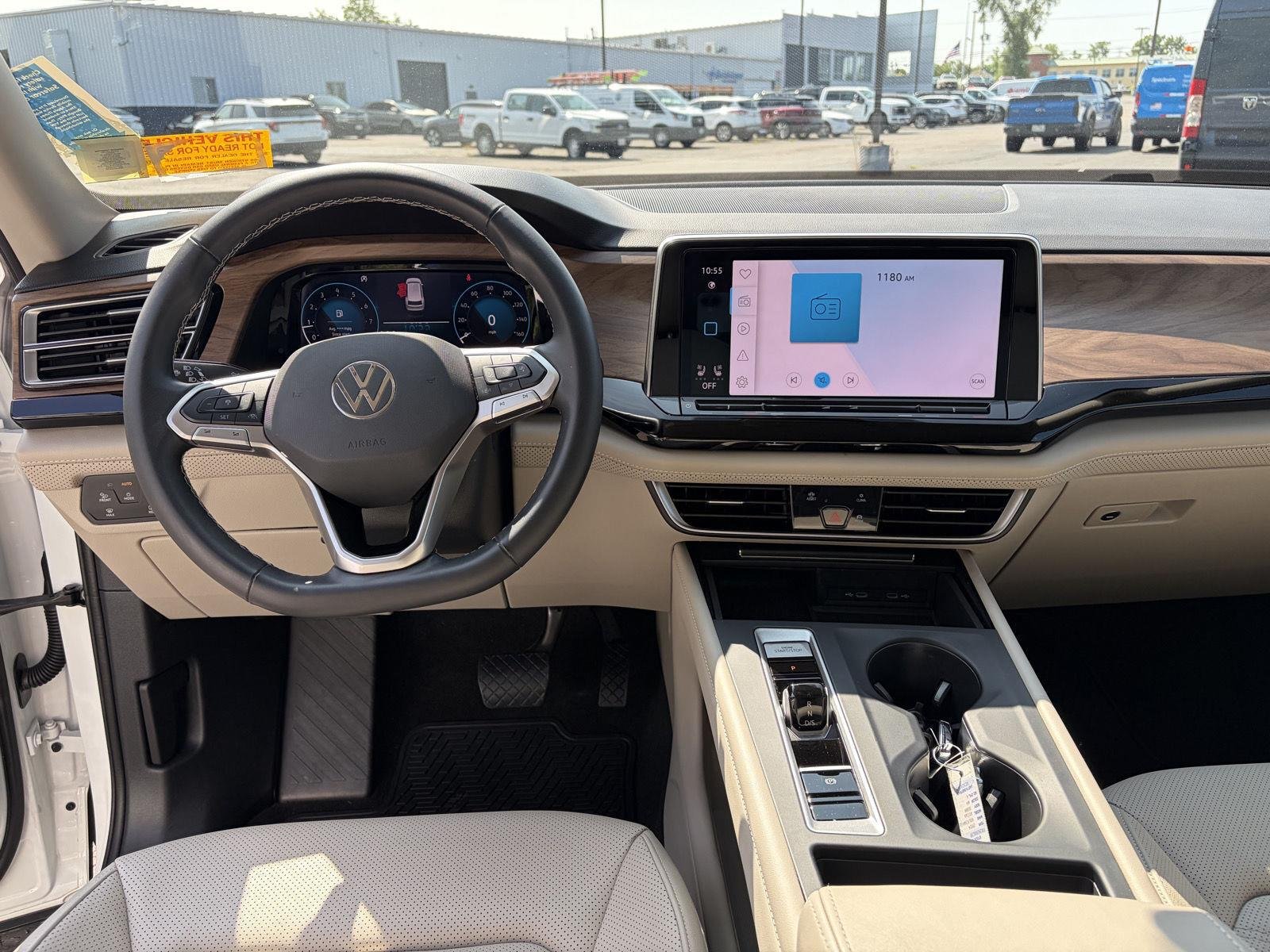 Used 2024 Pure White Volkswagen 2.0T SE image 2