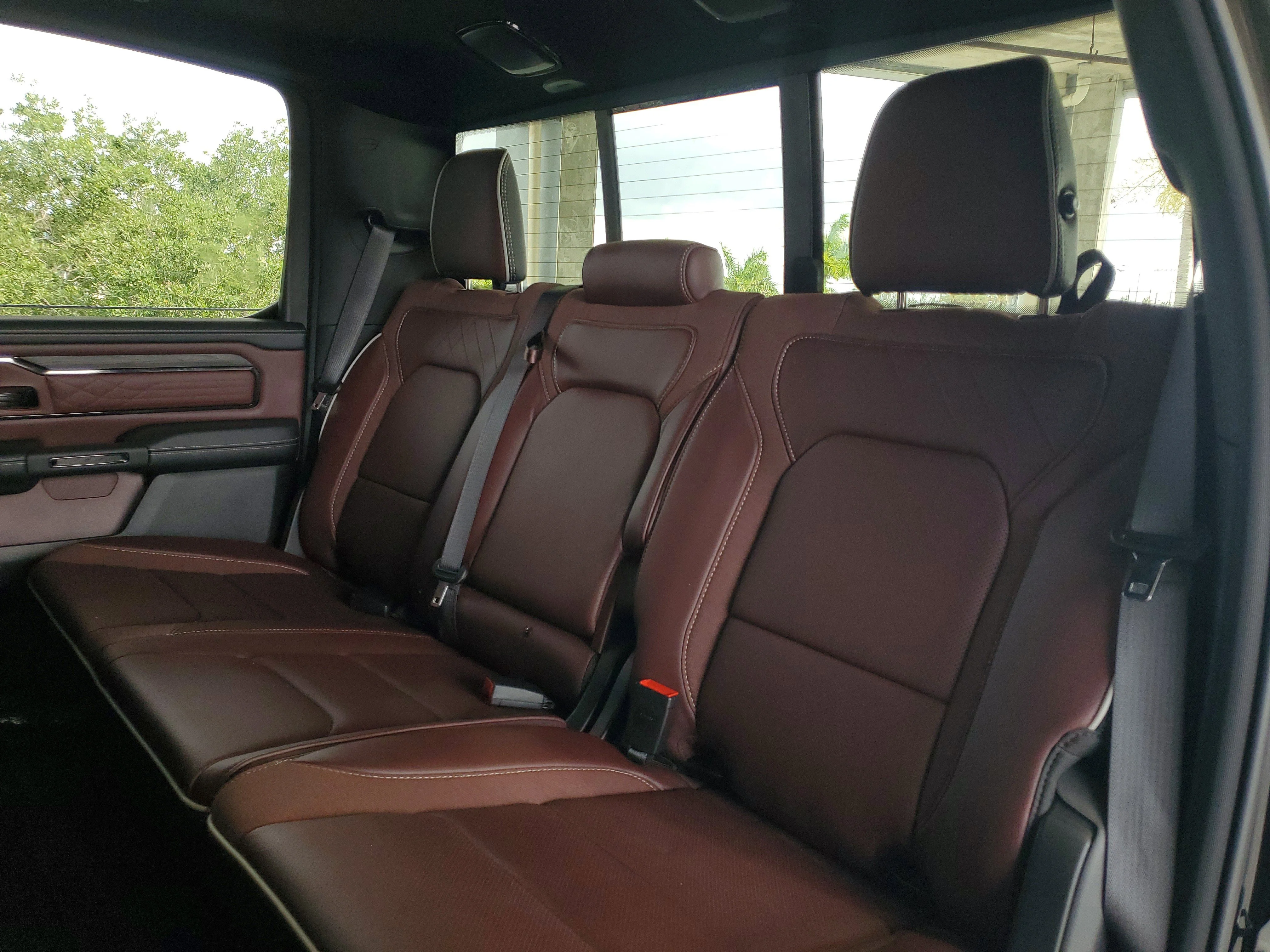 New 2026 Diamond Black Crystal Pearl-Coat Exterior Paint RAM Limited image 7