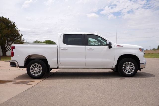 Used 2025 White Chevrolet LT image 2