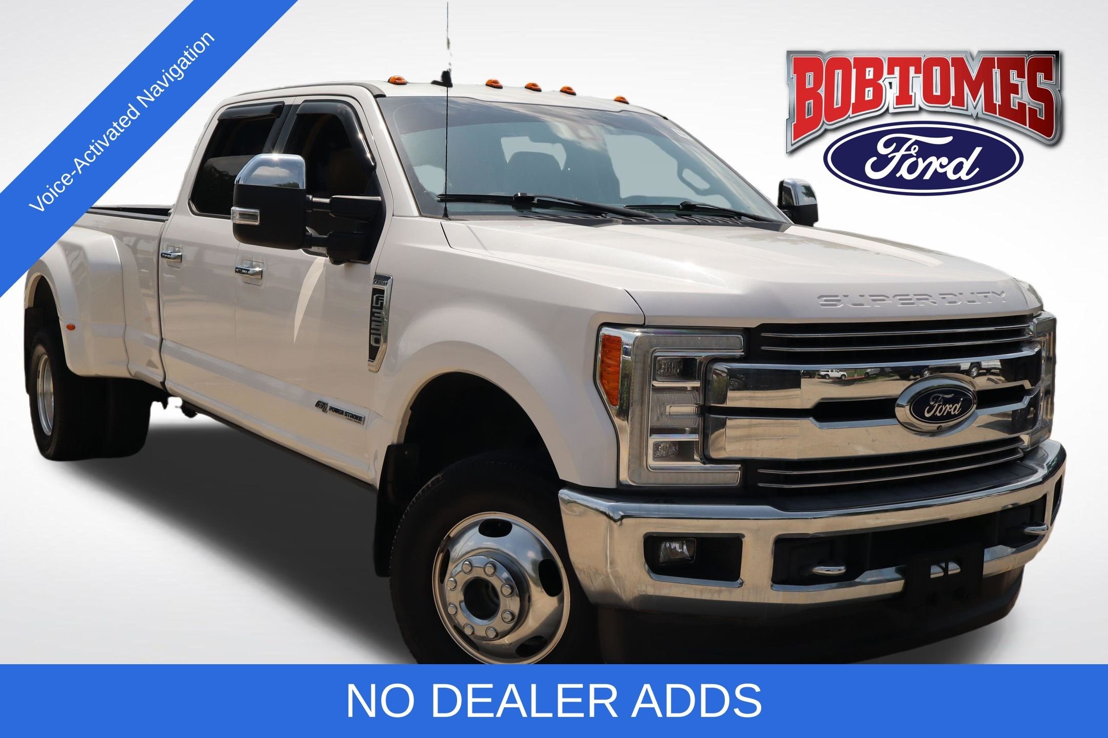 Used 2019 White Platinum Clearcoat Metallic Ford Lariat image 1