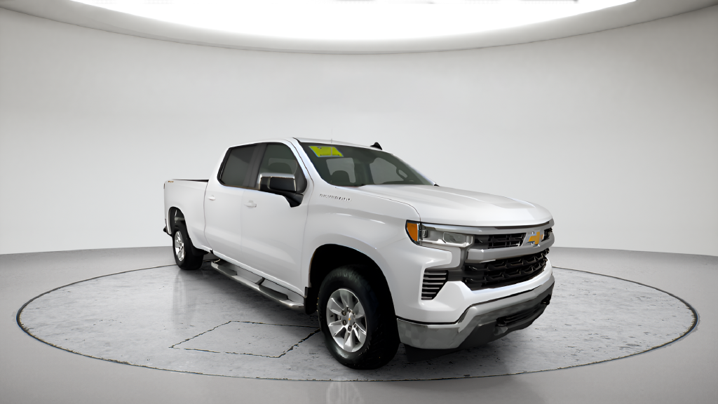 Used 2024 White Chevrolet LT image 3