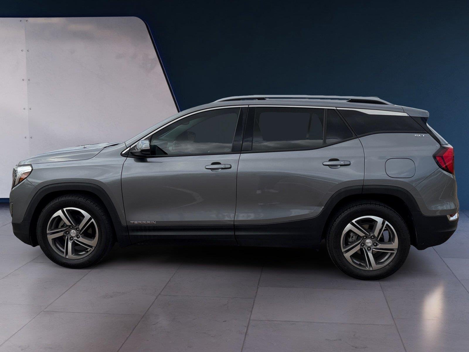 Used 2021 Graphite Gray Metallic GMC SLT image 2