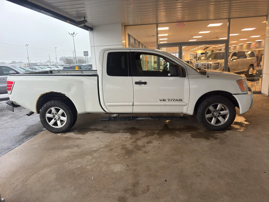 Used 2009 Blizzard Nissan XE image 4