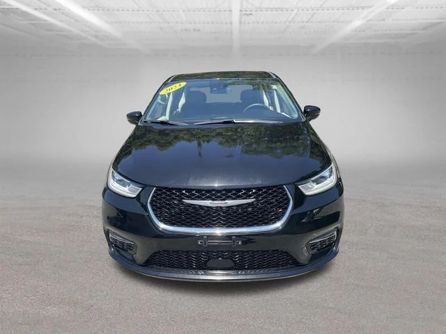 Used 2024 Black Chrysler Touring L image 13