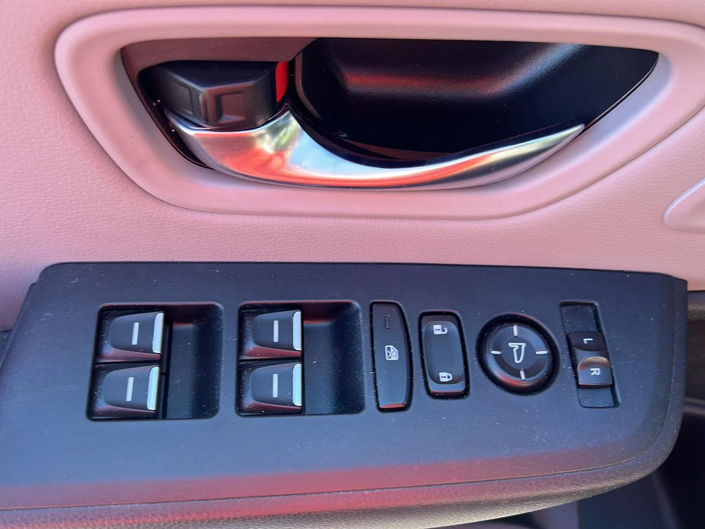 Used 2025 Obsidian Blue Pearl Honda  image 17