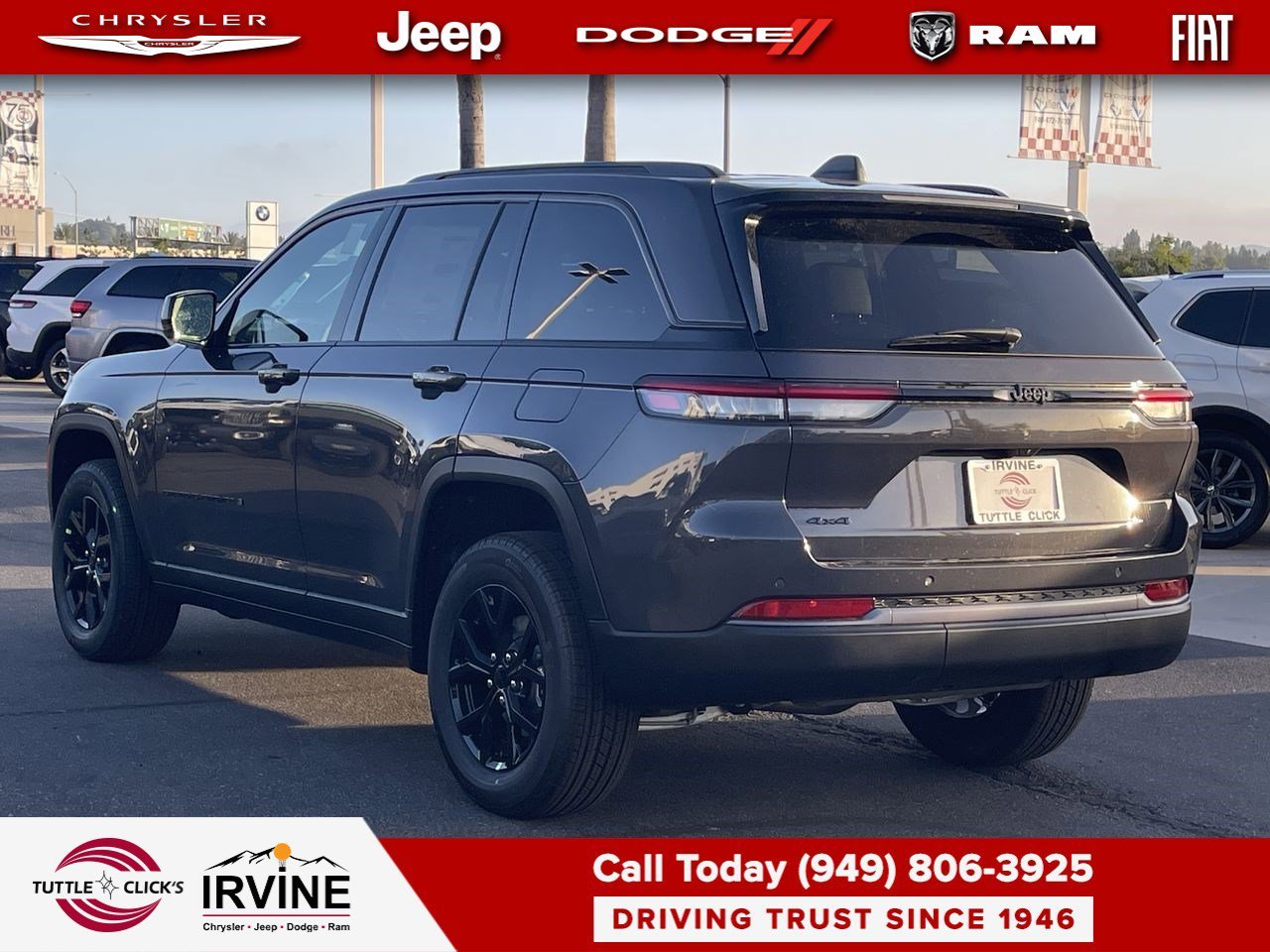 New 2026 Baltic Gray Metallic Clear-Coat Exterior Paint Jeep Laredo Altitude image 4