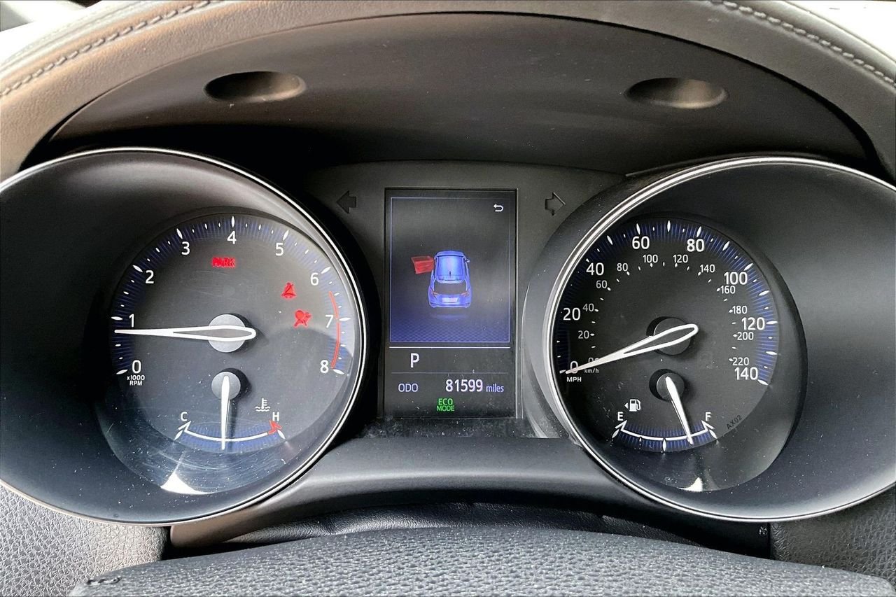 Used 2019 Silver Toyota LE image 12