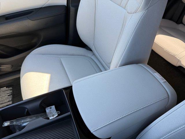 New 2026 Shimmering Silver Hyundai SEL AWD image 34