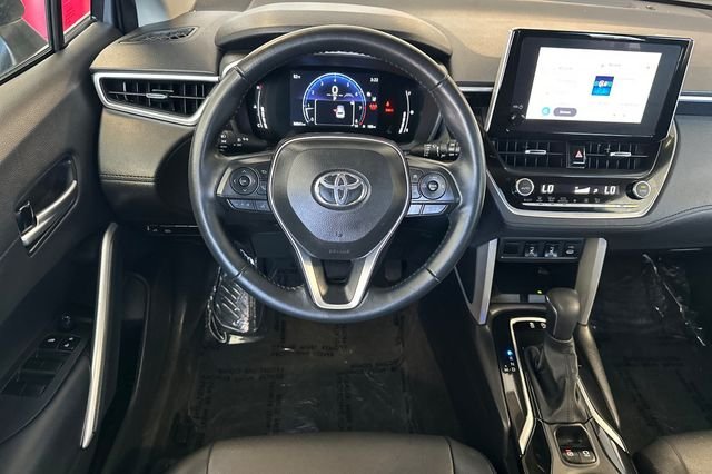 Used 2025  Toyota XLE image 16