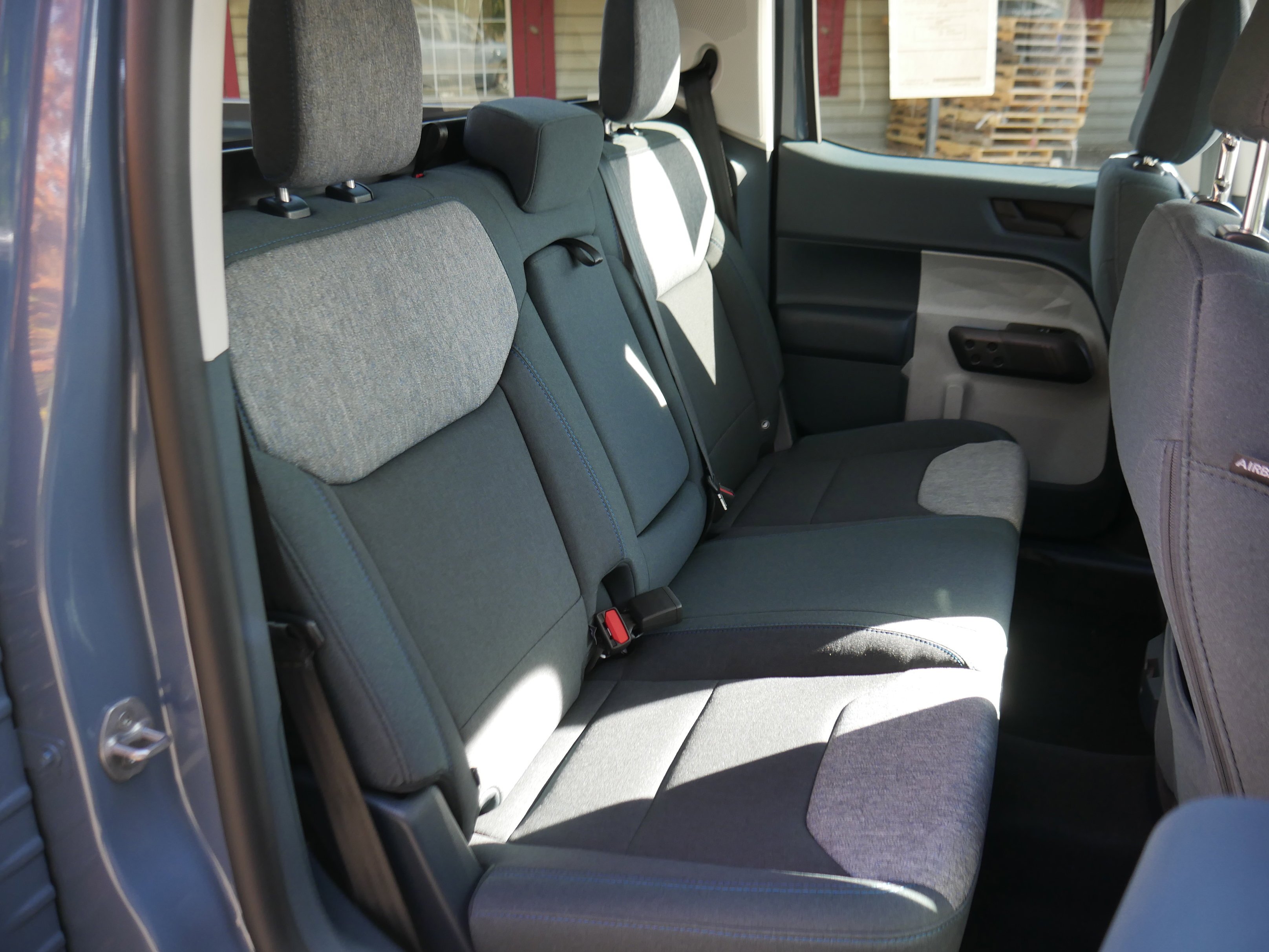 New 2025 Azure Gray Metallic Tri-Coat Ford XLT image 27
