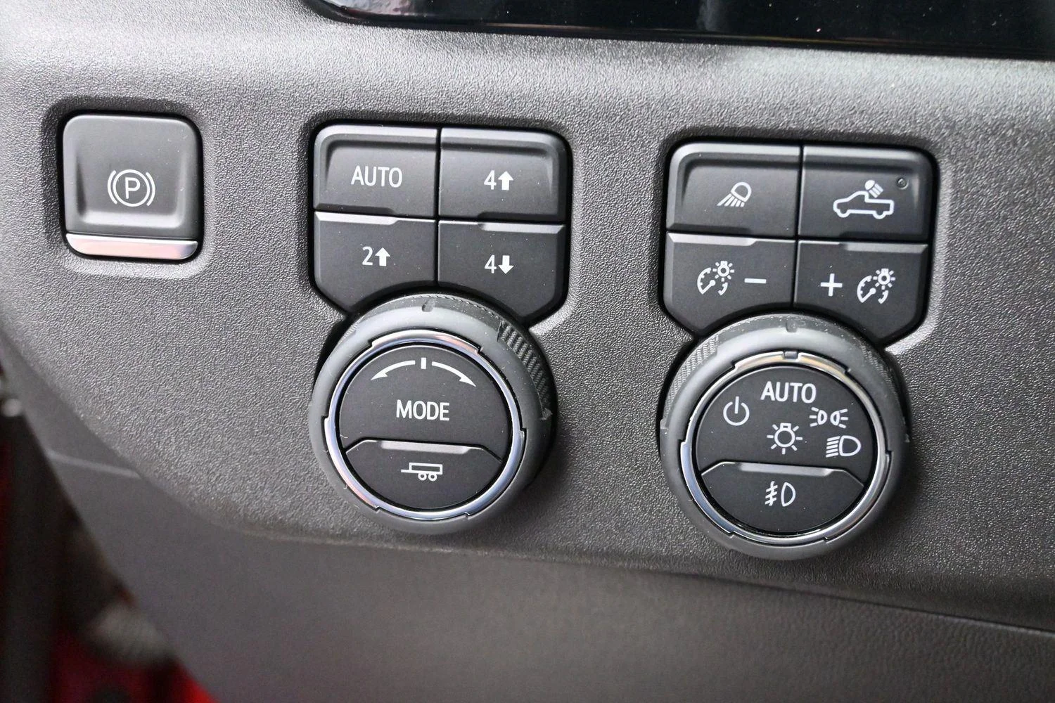 Used 2023 Radiant Red Tintcoat Chevrolet High Country image 20