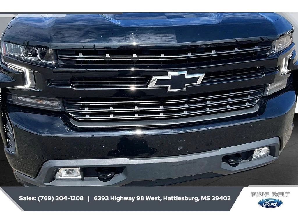 Used 2021 BLACK Chevrolet RST image 25