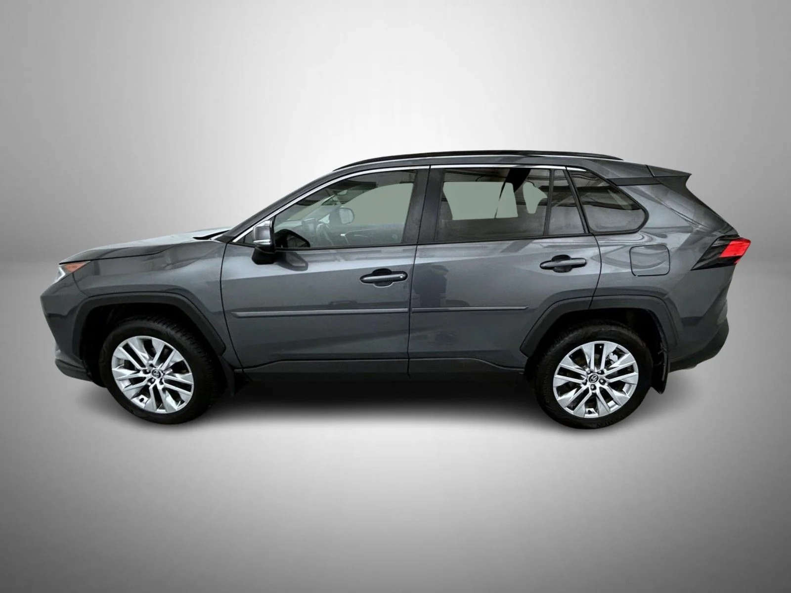 Used 2020 Gray Toyota XLE Premium image 8