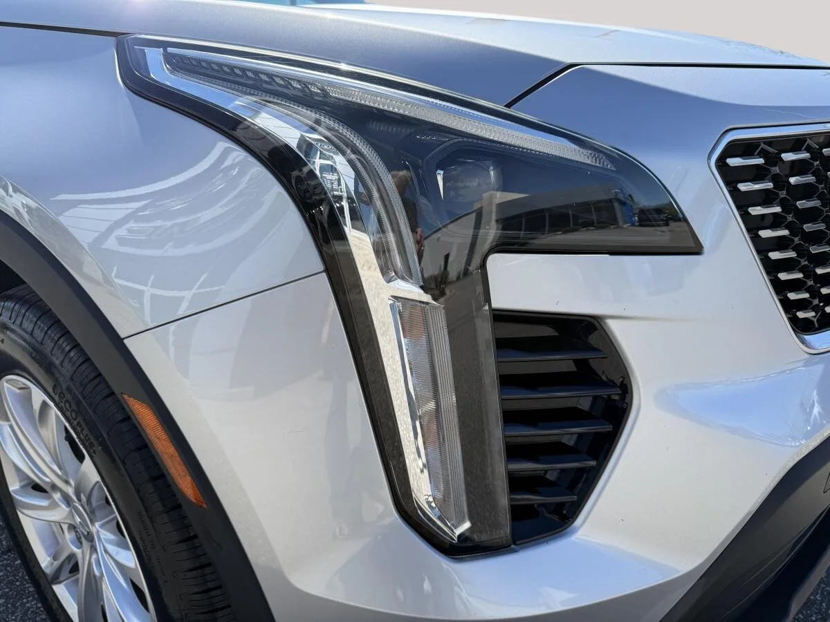 Used 2019 Silver Cadillac Luxury Fwd image 9