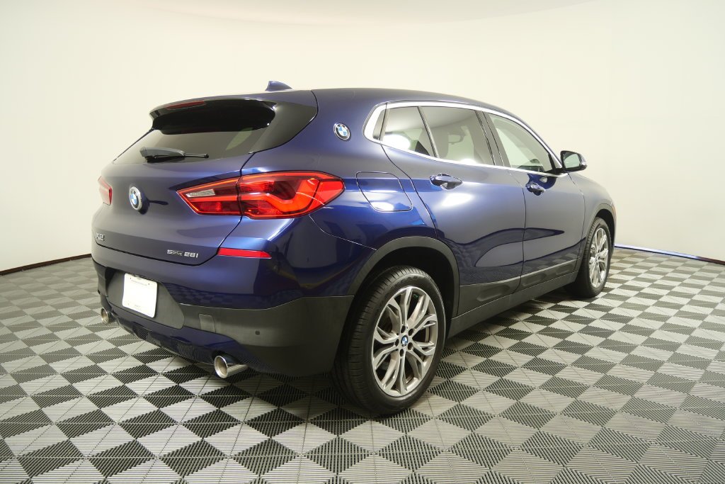Used 2020 Mediterranean Blue Metallic BMW sDrive28i image 4