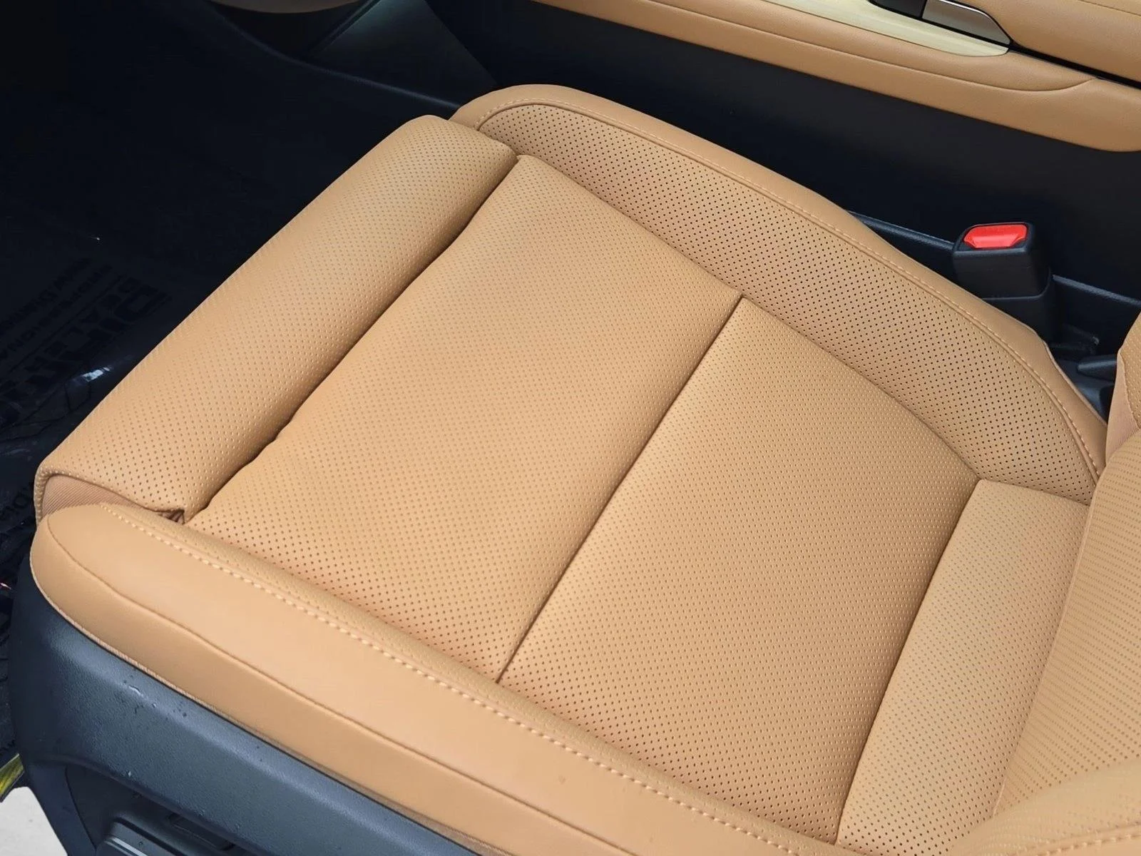 New 2026 Ultra White Lexus ES 350e LUXURY image 4