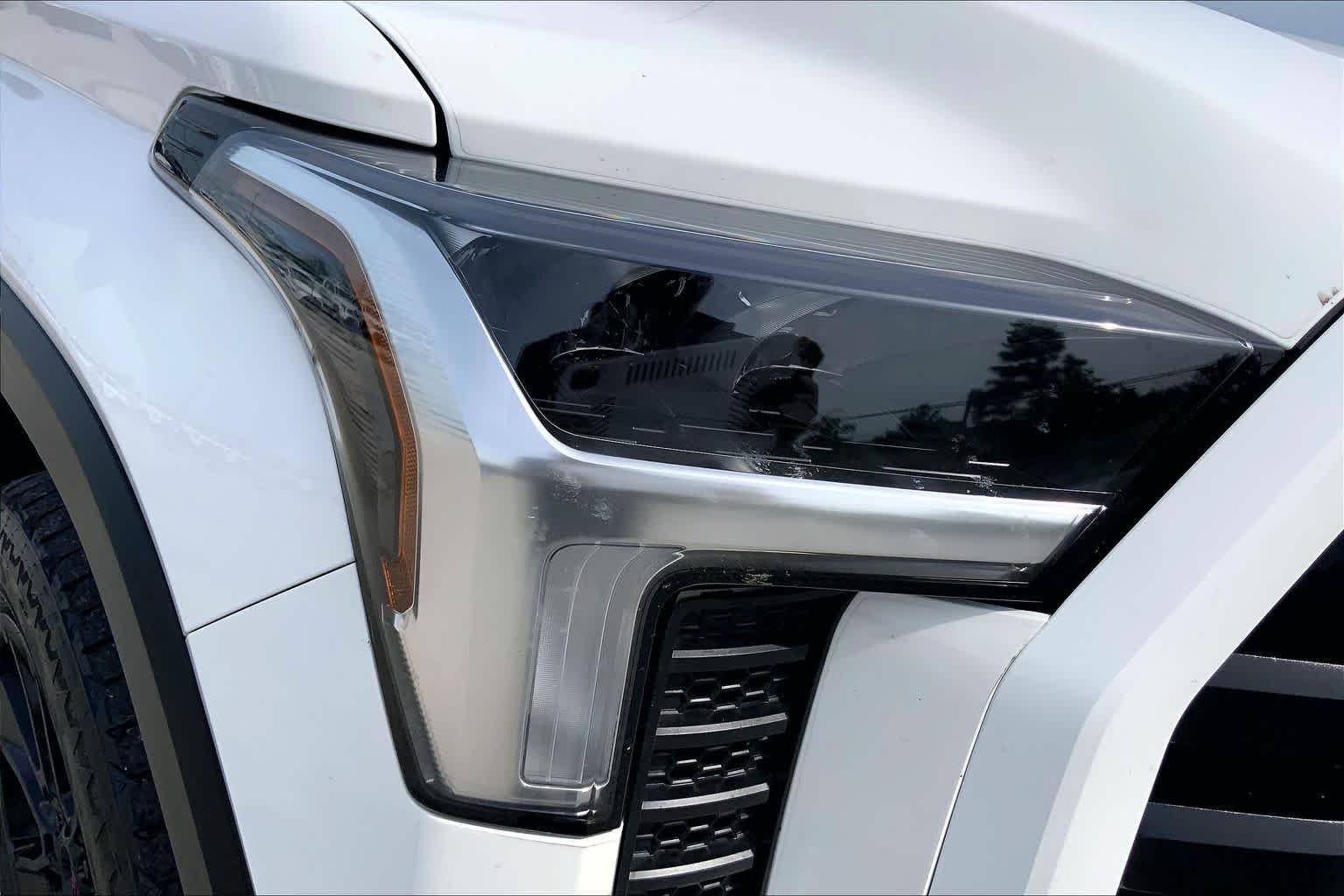 Used 2023 Ice Cap Toyota SR5 image 27