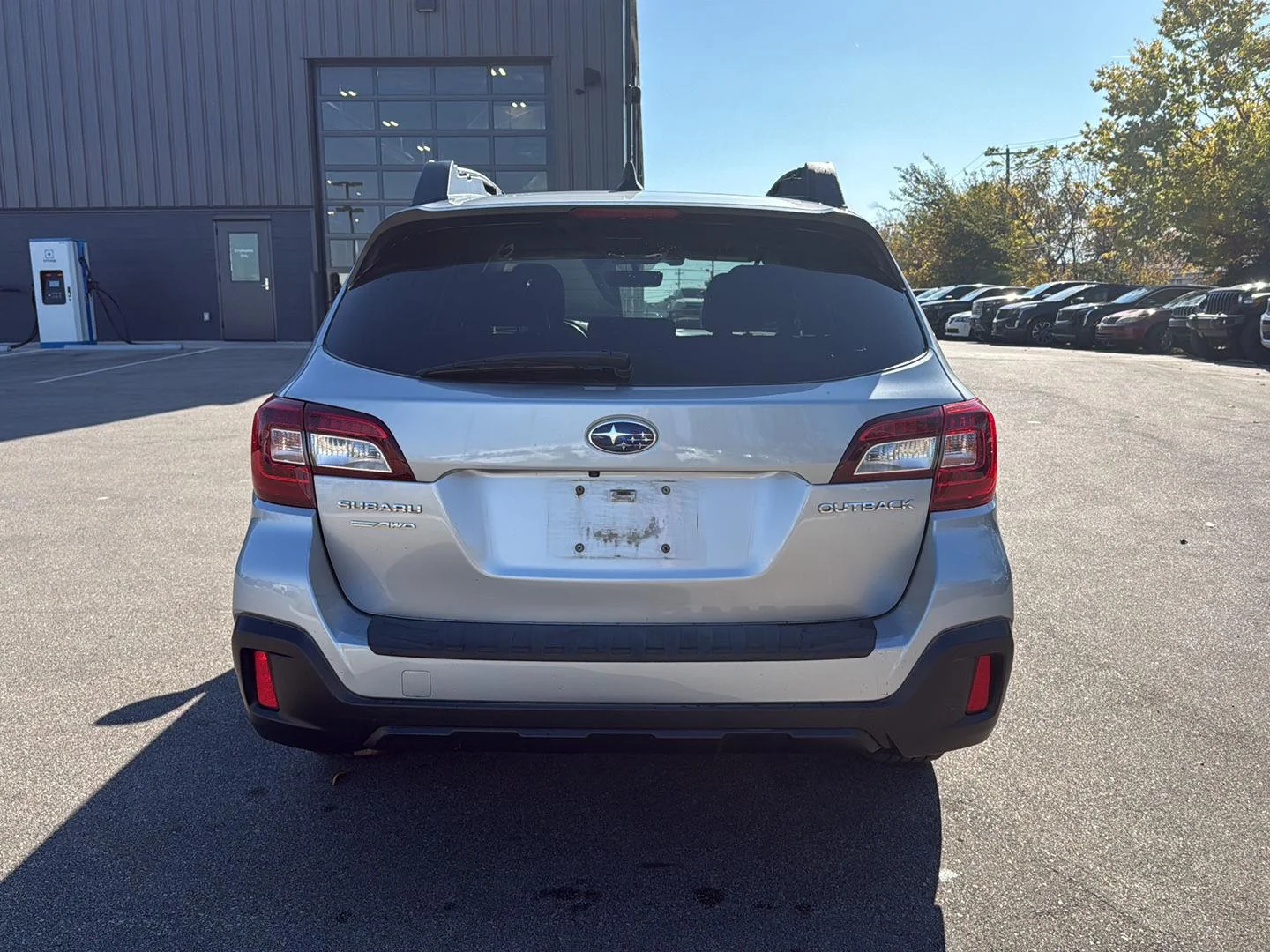 Used 2019 Ice Silver Metallic Subaru Limited image 4