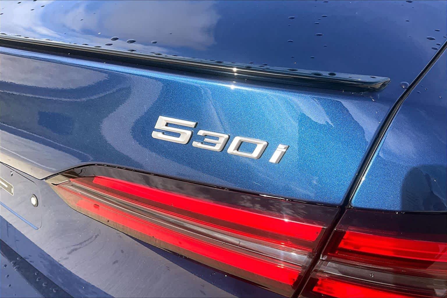 Used 2027 Phytonic Blue Metallic BMW 530i image 15