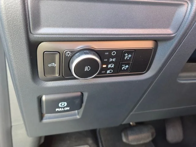 New 2026 Oxford White Ford XLT image 27