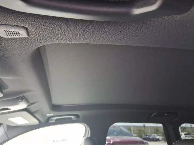 Used 2024  BMW xDrive28i image 18