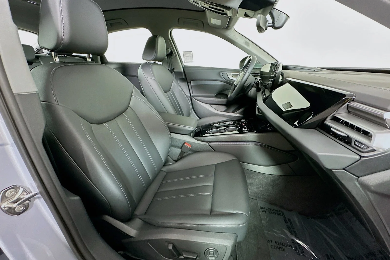 Used 2025 Florett Silver Metallic Audi Premium Plus image 8