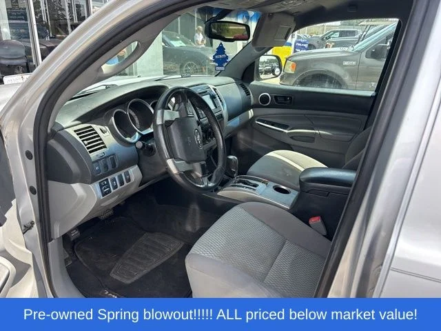 Used 2013 Silver Toyota  image 10