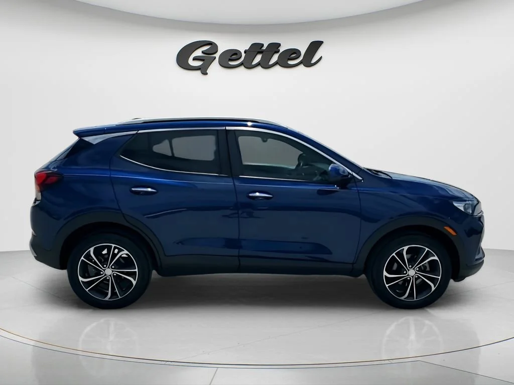 Used 2023 Sapphire Metallic Buick Select image 4