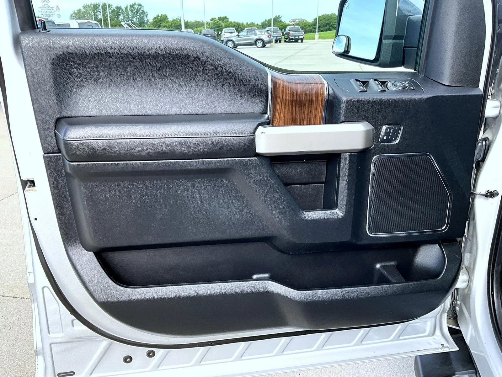 Used 2017 Silver Ford Lariat image 9