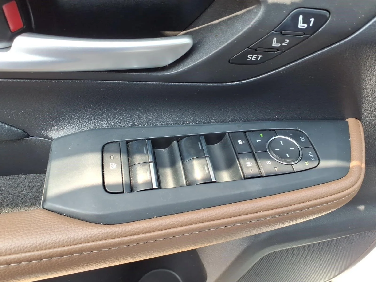 Used 2026 Wind Chill Pearl Toyota MAX Platinum image 20