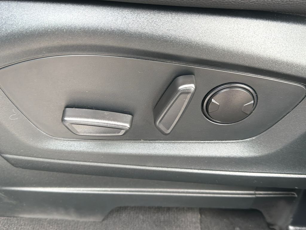 Used 2022 Agate Black Metallic Ford ST-Line image 18