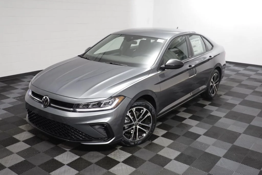 New 2026 Platinum Grey Volkswagen 1.5T Sport image 2