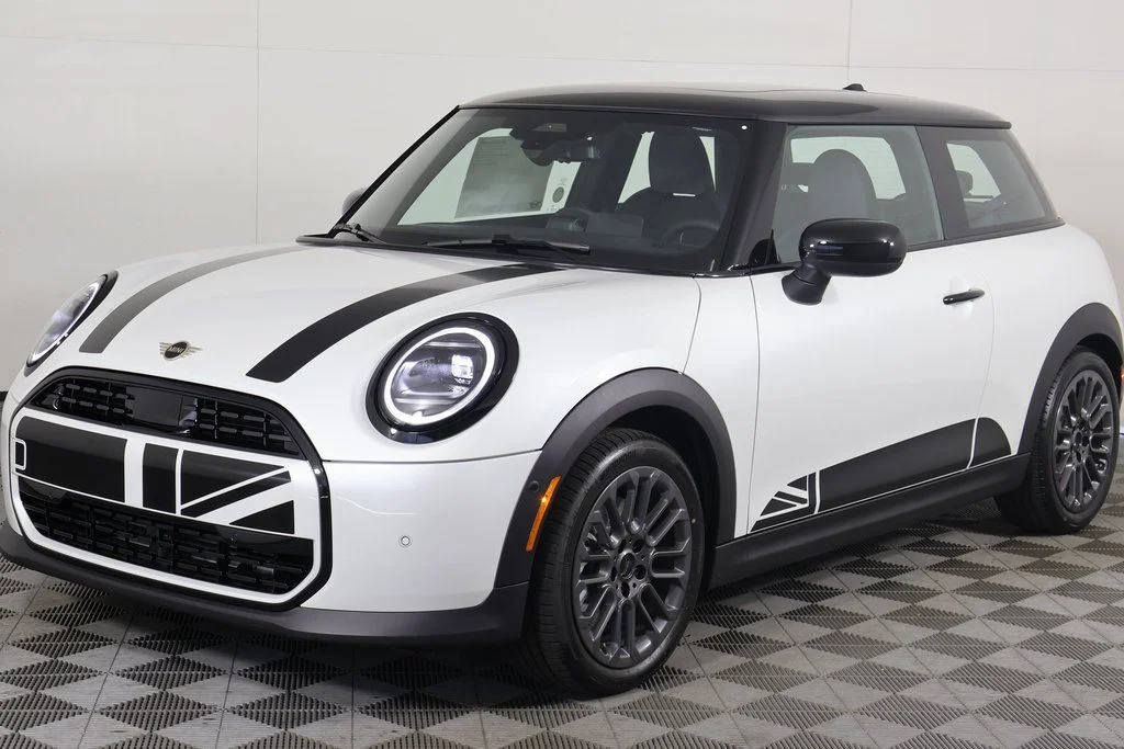 2026 MINI Hardtop's photo