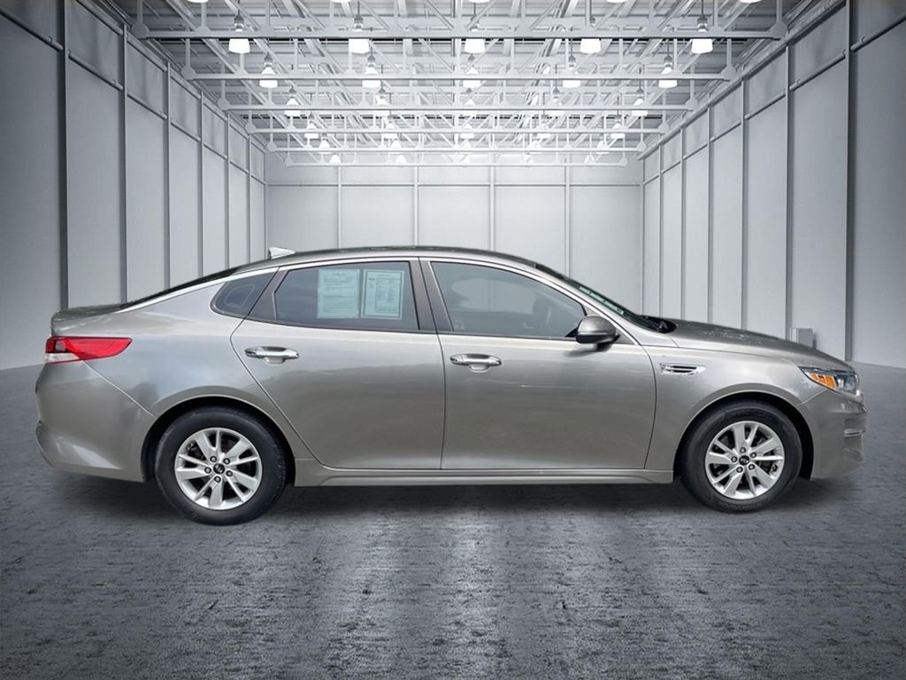 Used 2017 Silver Kia LX image 5