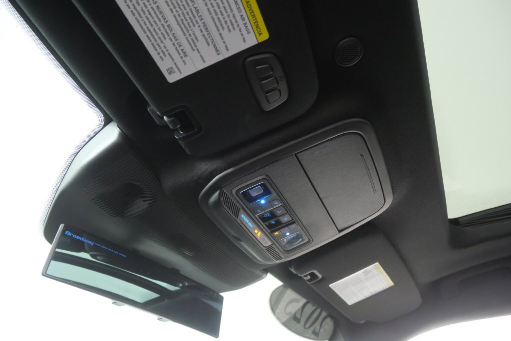 Used 2025 White Metallic Ford ST image 23