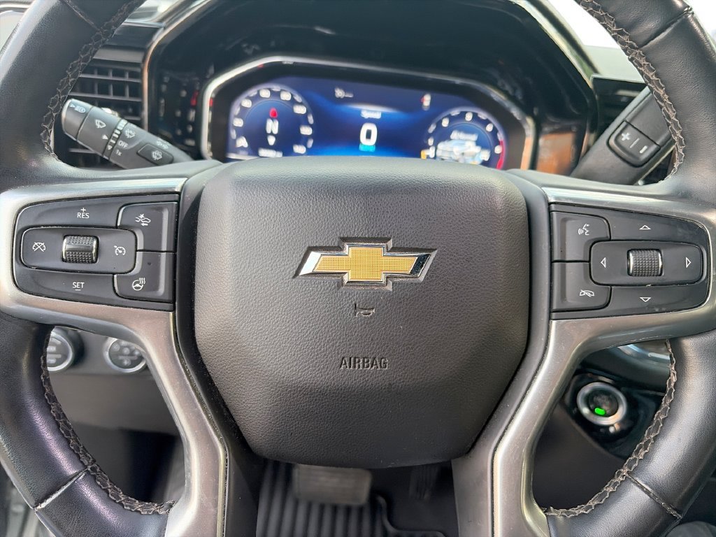 Used 2025 Sterling Gray Metallic Chevrolet LT image 21