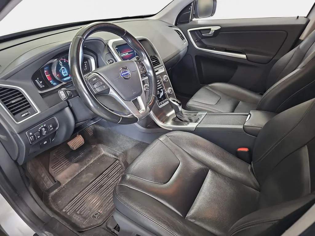 Used 2015 Silver Volvo T6 image 19