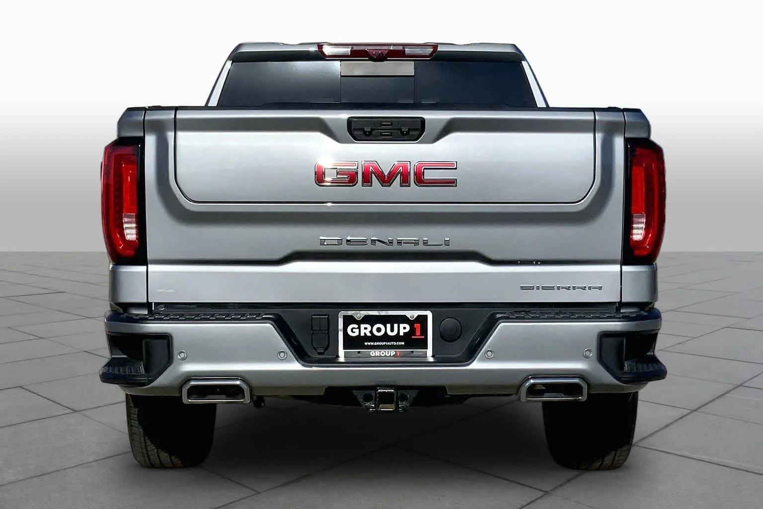Used 2025 Sterling Metallic GMC Denali image 5