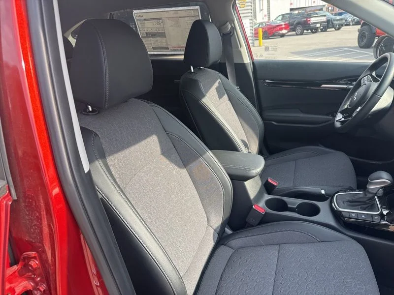 Used 2025 Orange Kia X-Line image 9